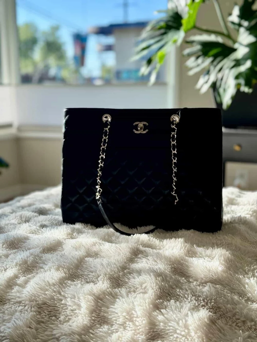 BRAND NEW Chanel Black Quilted Chain-Handle Tote with Matching Wallet - Picture 5 of 16